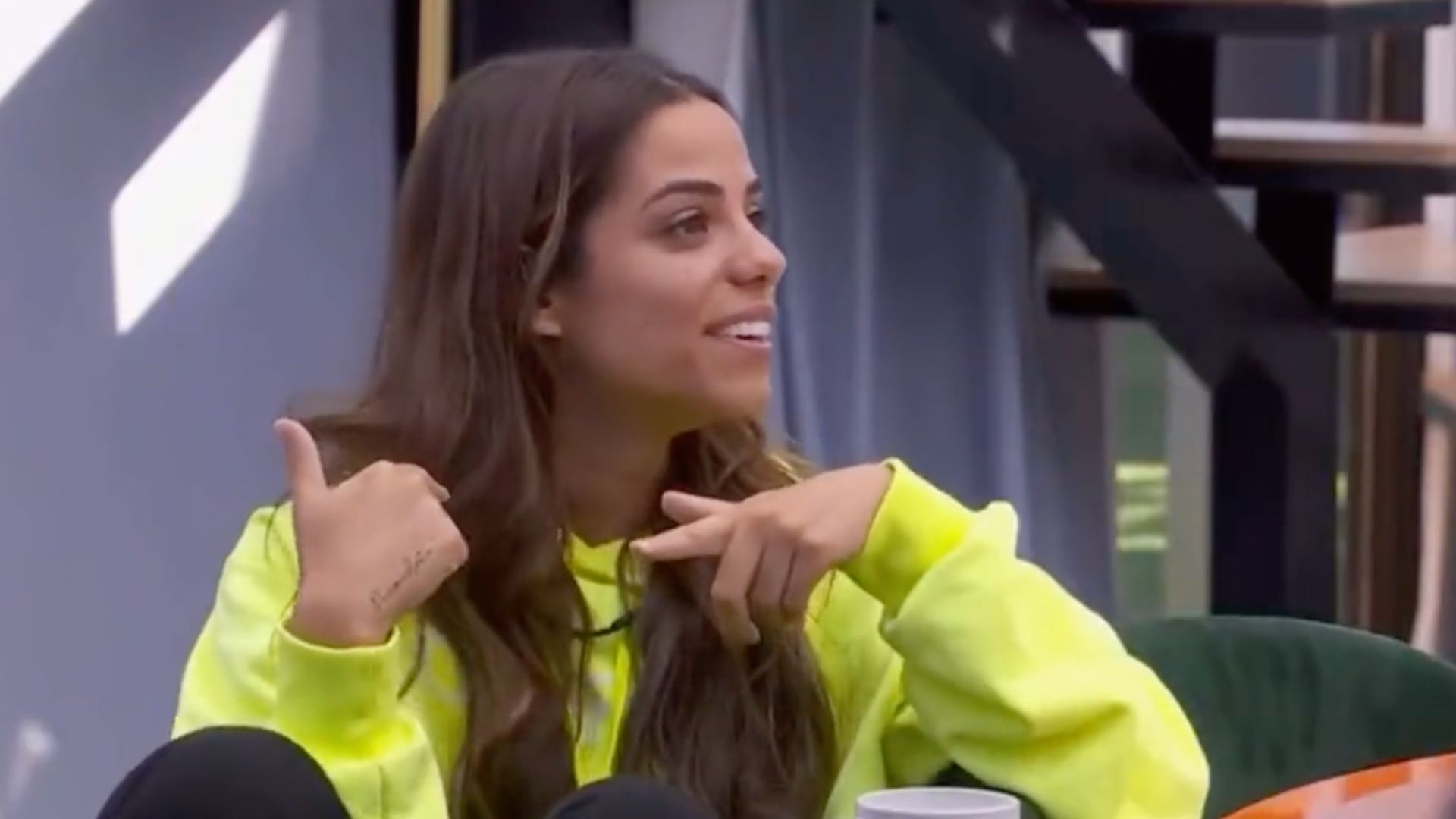 Key Alves conta mentira em reality no México e vira piada: “Tá birutinha”