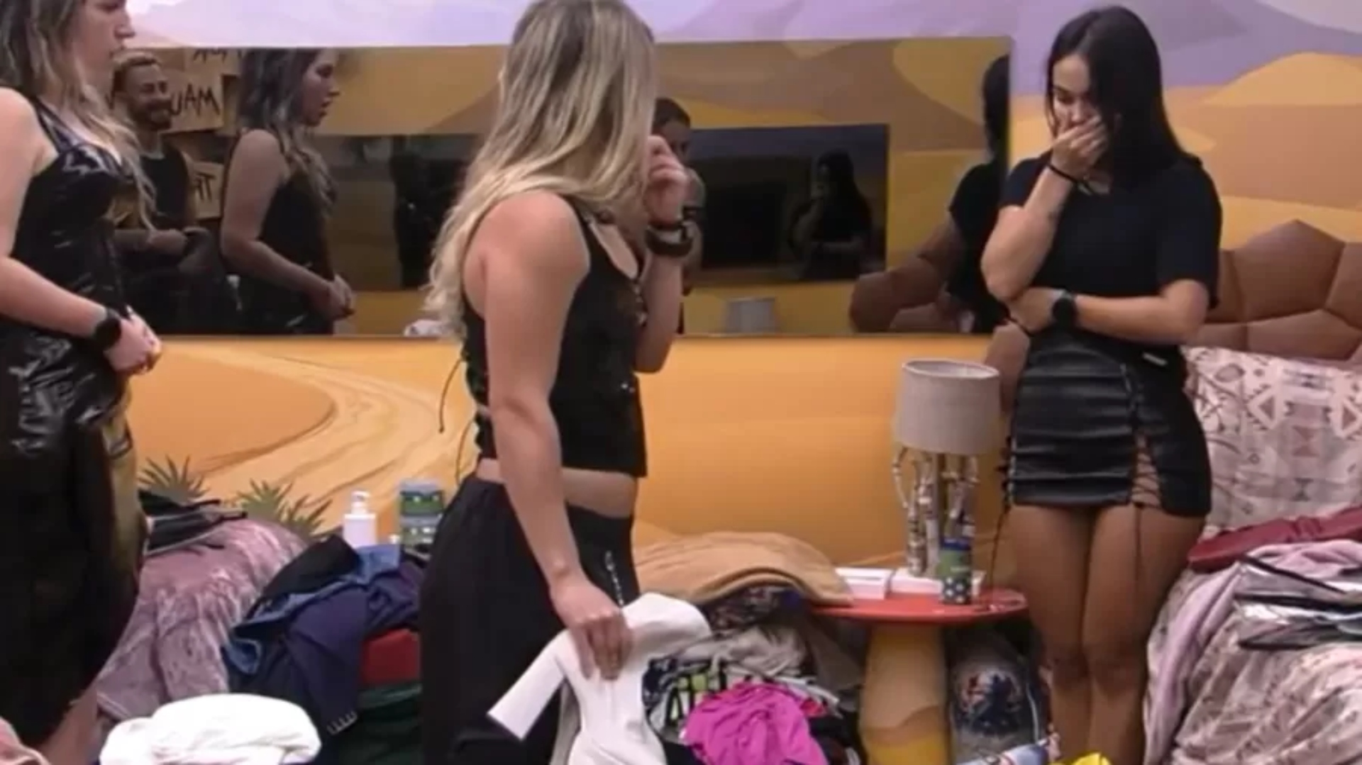 BBB23: Produção chama atenção de Larissa antes da festa: “Por que ninguém falou?”