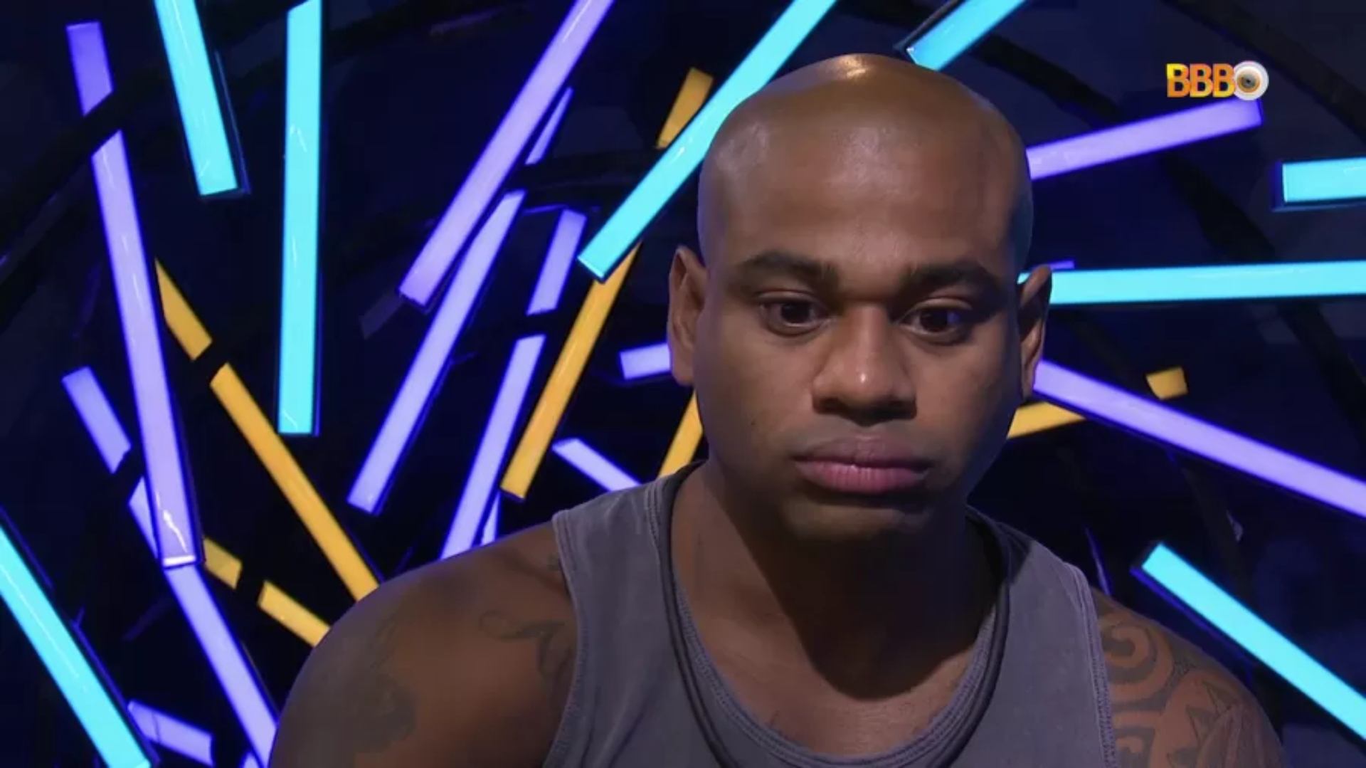 BBB23: Após chorar, Cezar Black se sente excluído e desabafa: “Ninguém me prioriza”