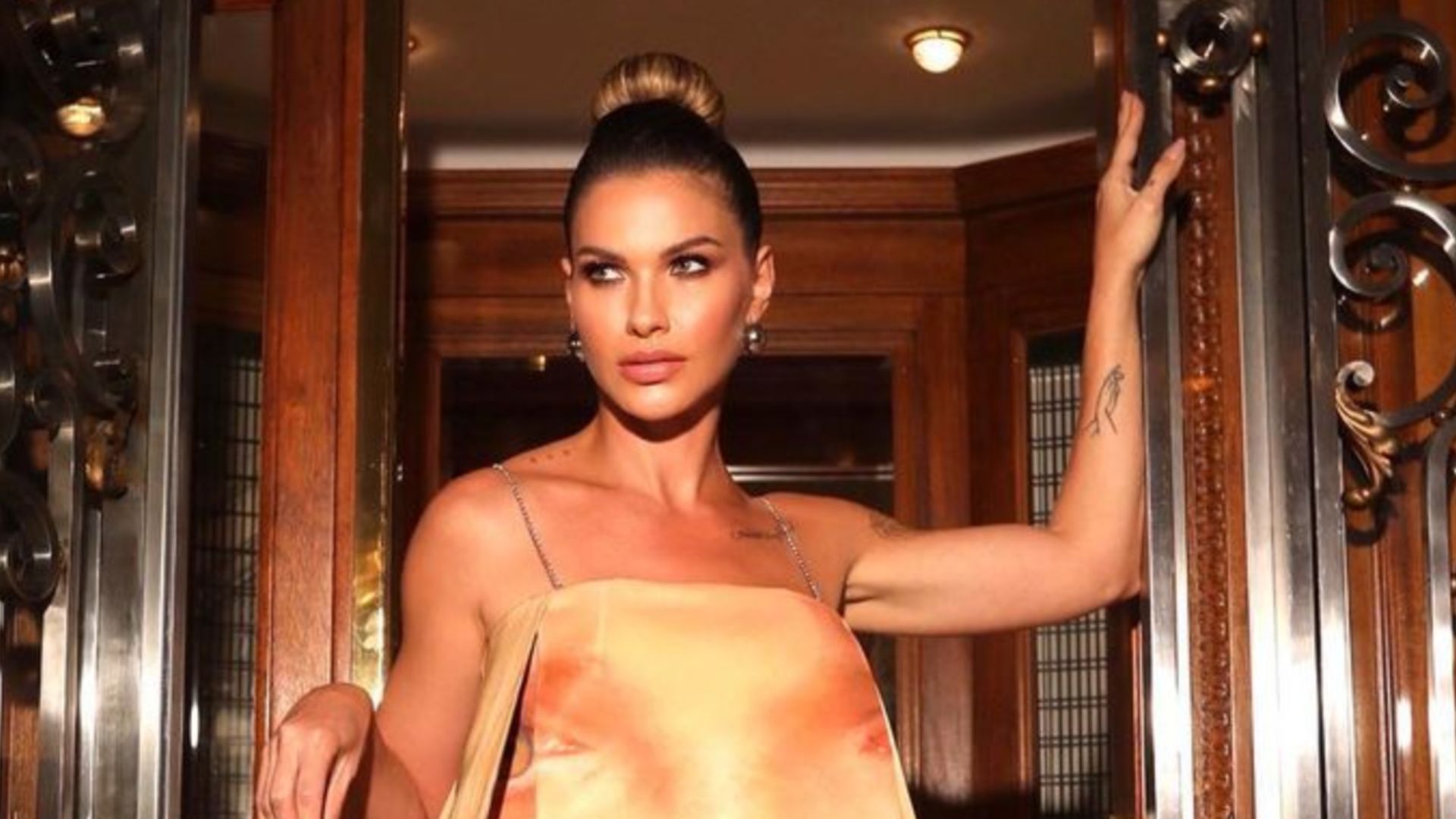 Vestido de R$ 17 mil usado por Andressa Suita vira piada entre fãs: “Misericórdia”