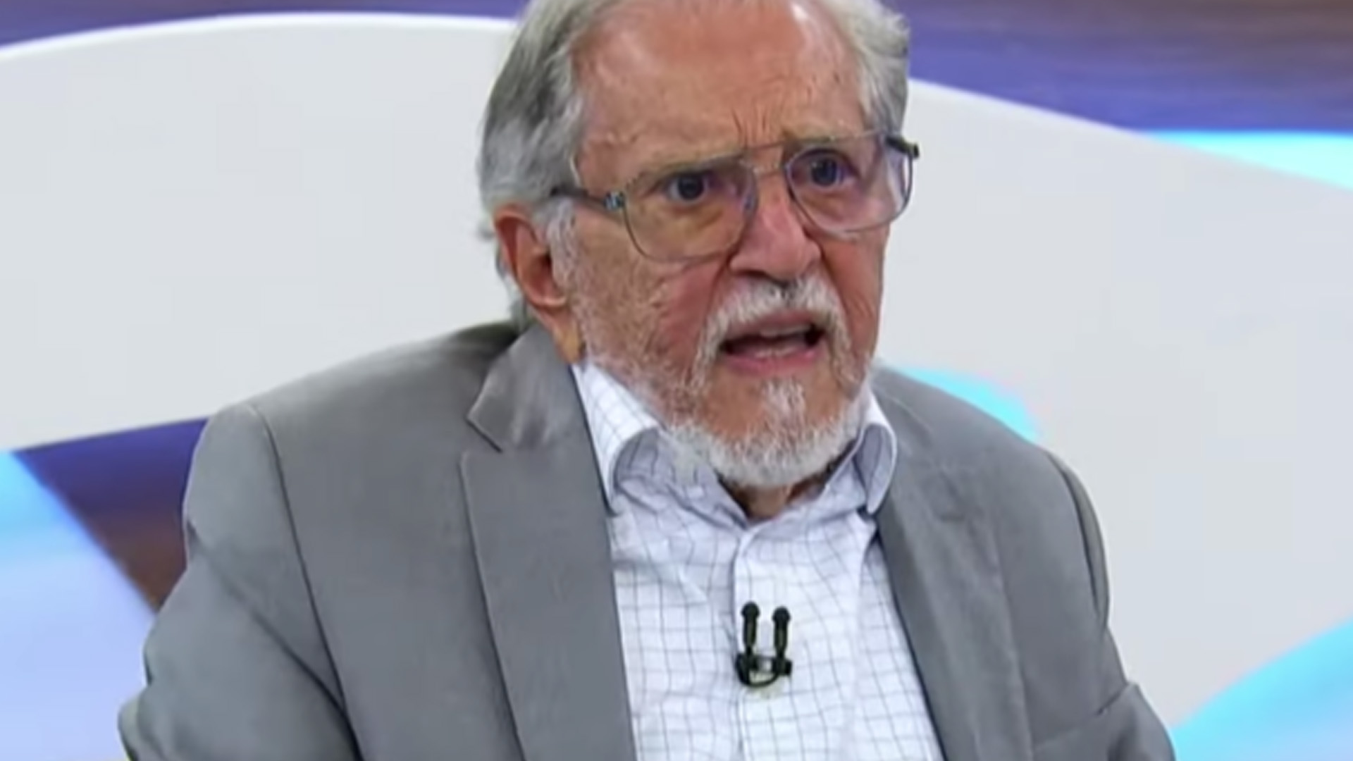 Aos 87 anos, Carlos Alberto de Nóbrega é internado na UTI após acidente grave