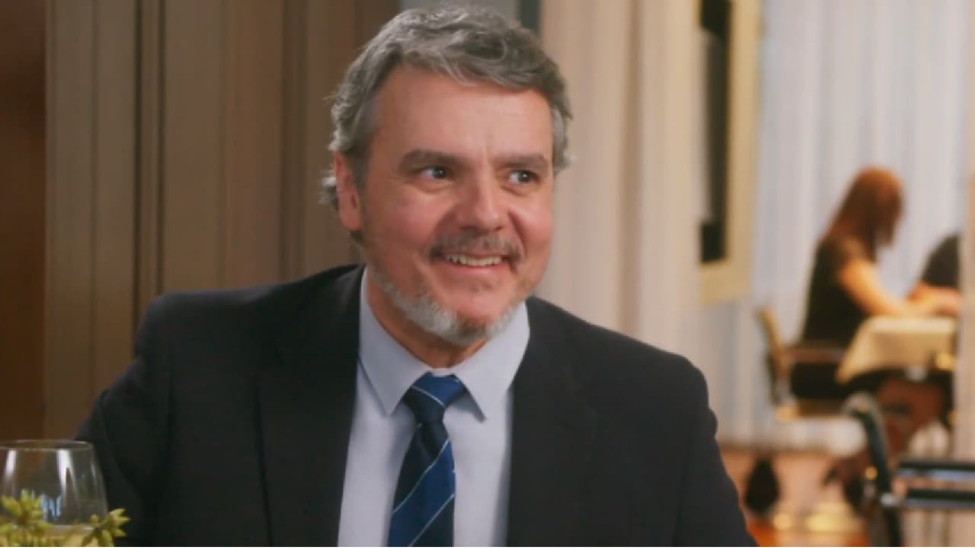 Elas por Elas: Sumindo com papéis, Roberto detona defesa de Lara: “Fiasco”
