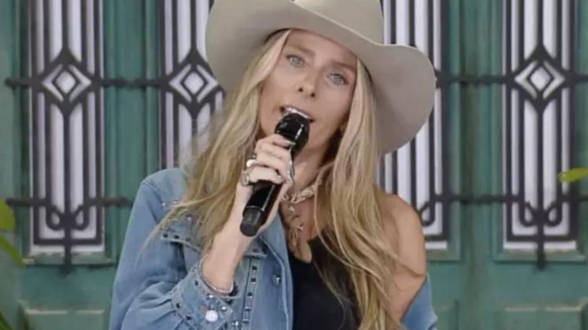 A Fazenda 15: Irritada, Adriane Galisteu dá bronca em peoas: “Fica difícil”