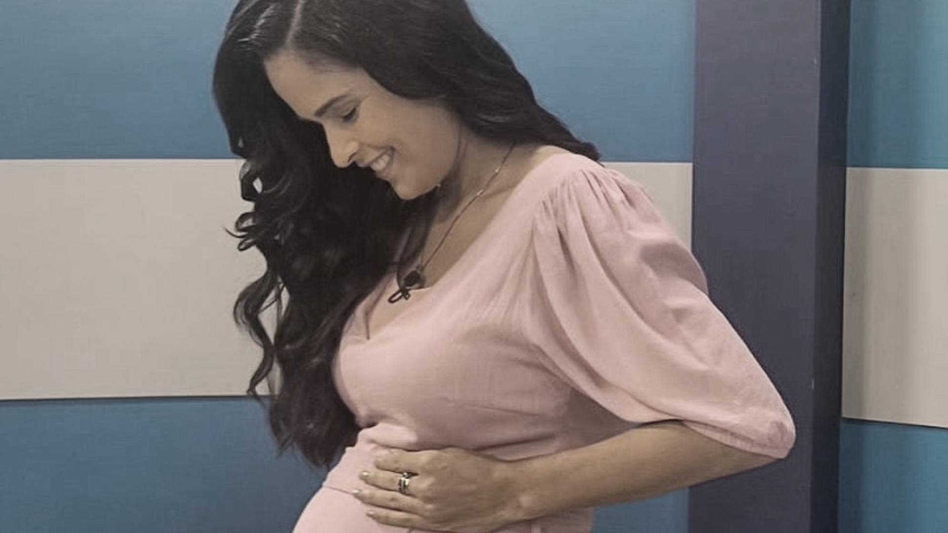 Que tragédia! Jornalista grávida de seis meses morre repentinamente: “Profundo pesar”