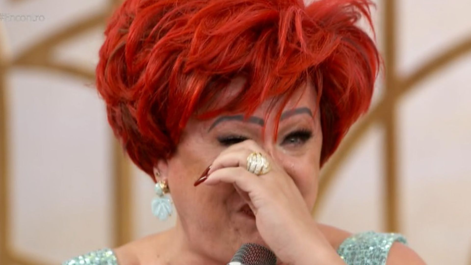 Nany People se emociona com declaração de atriz no ‘Encontro’: “Te amo”