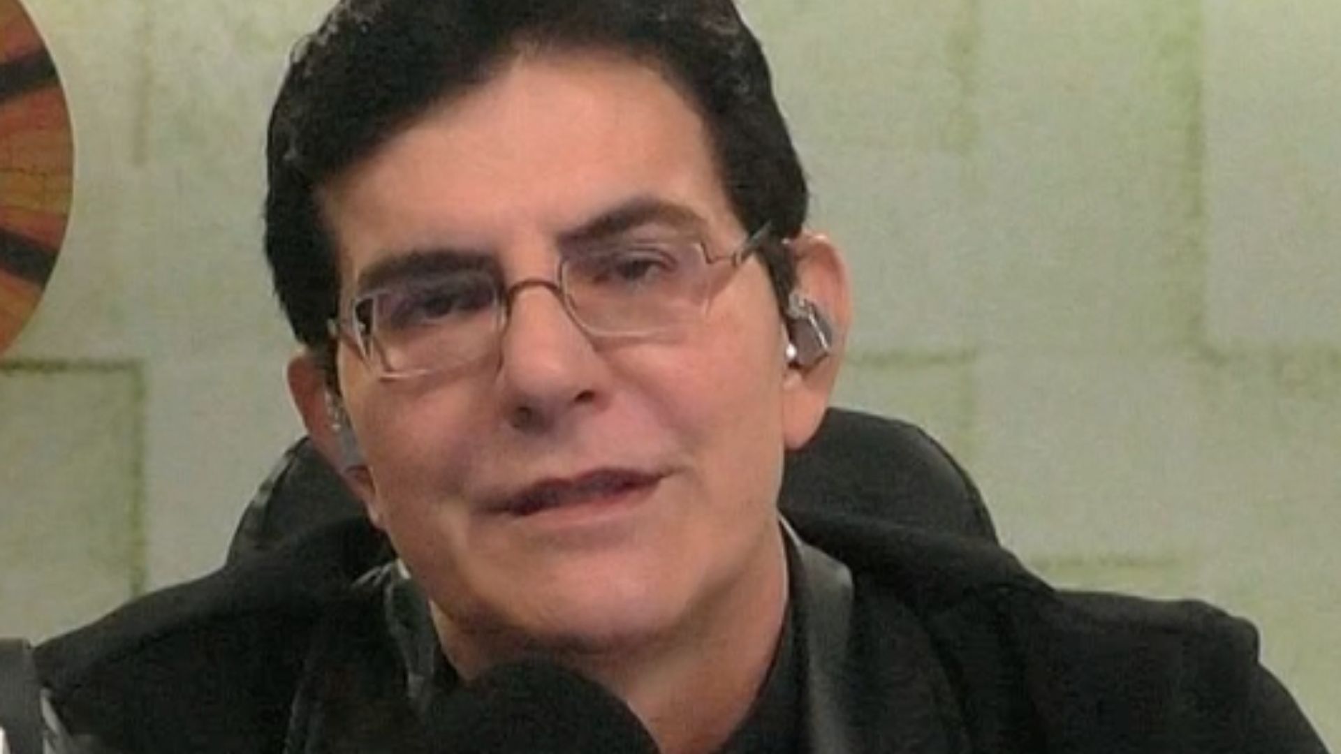 Padre Reginaldo Manzotti é internado com fortes dores após complicações: “Rezem”