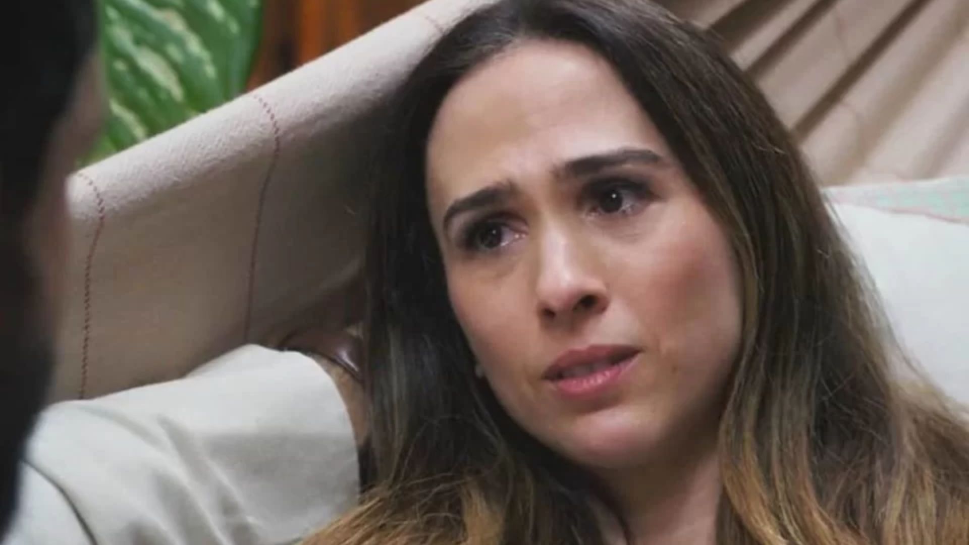 Terra e Paixão: Anely desmascara plano de Agatha e faz alerta a Luigi