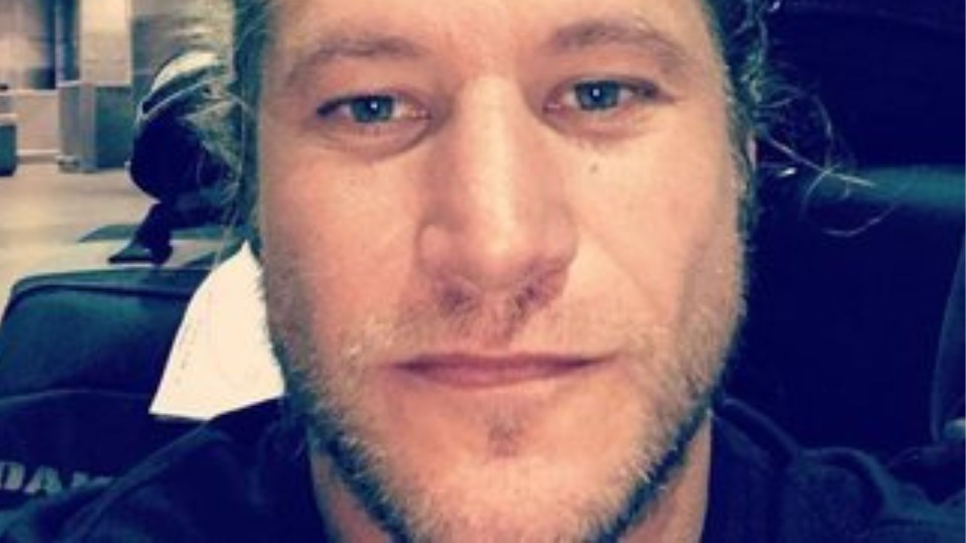 Ex-BBB Diego Alemão implora por ajuda e é ignorado por amigos