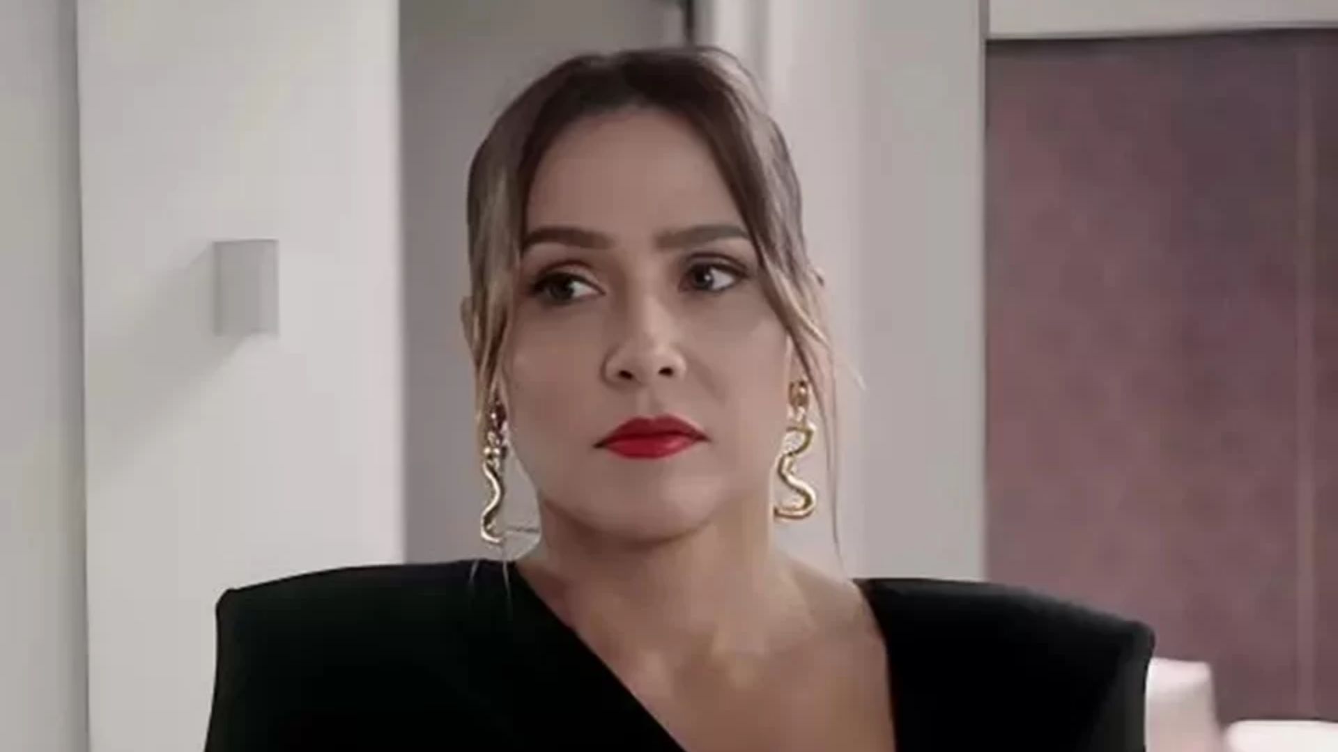 Elas por Elas: Novo casal? Fãs torcem por uma nova paixão para Lara