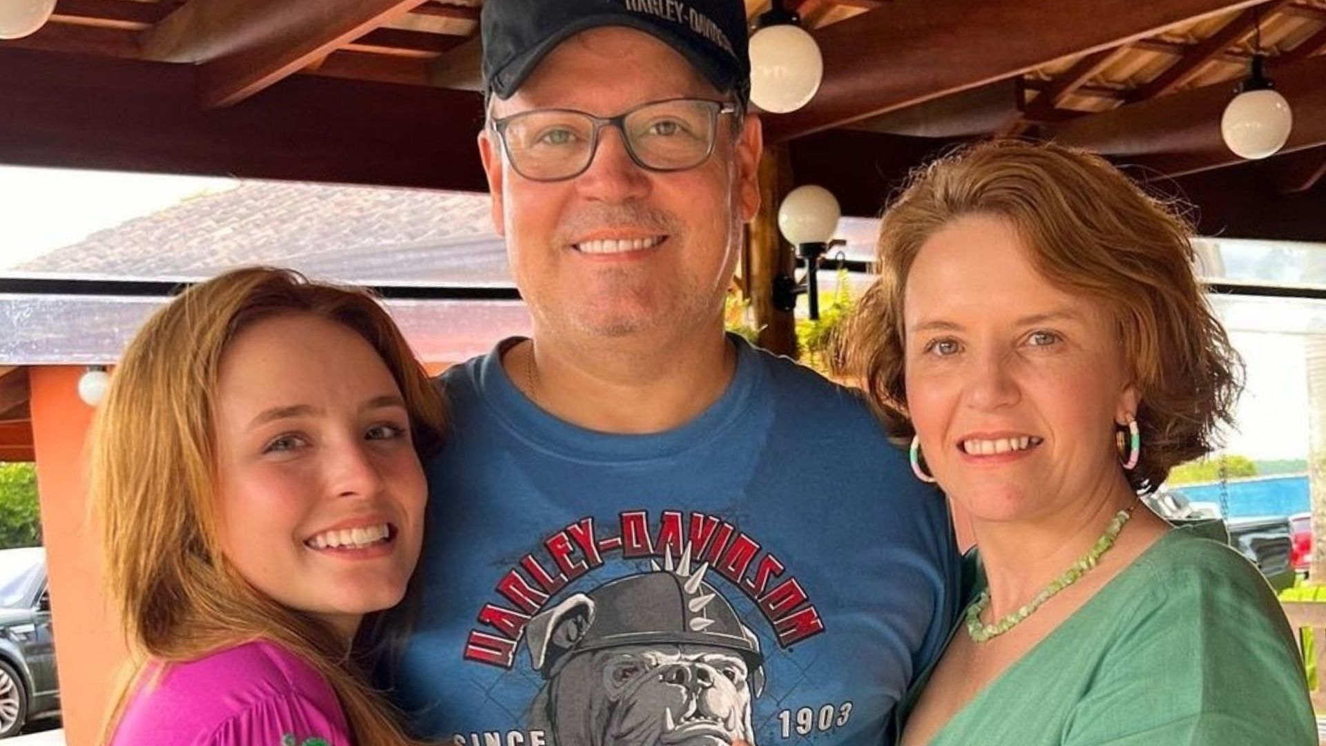 Indireta para Larissa Manoela? Pai da atriz faz post enigmático após polêmica: “Aprende”