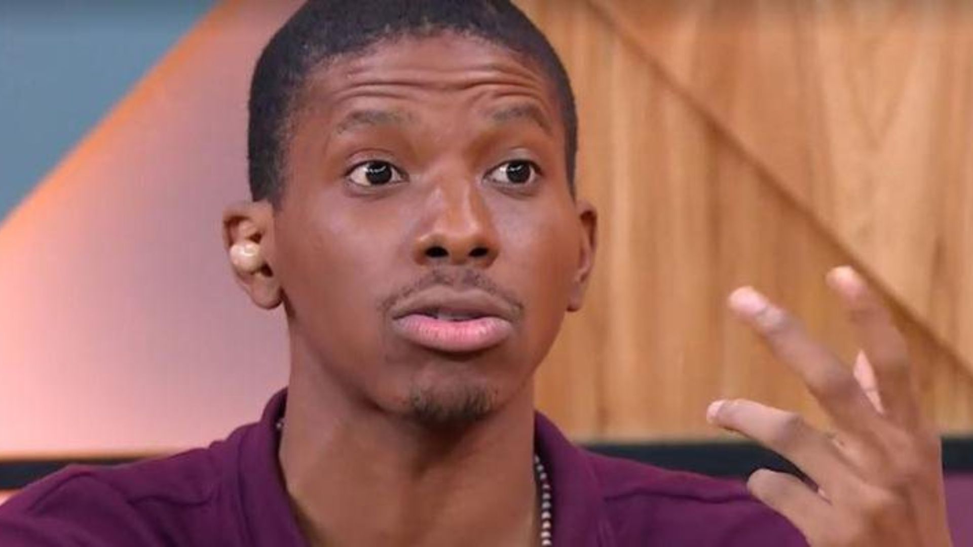 Mãe atualiza estado de saúde de Lucas Penteado após internação: “Sendo medicado”