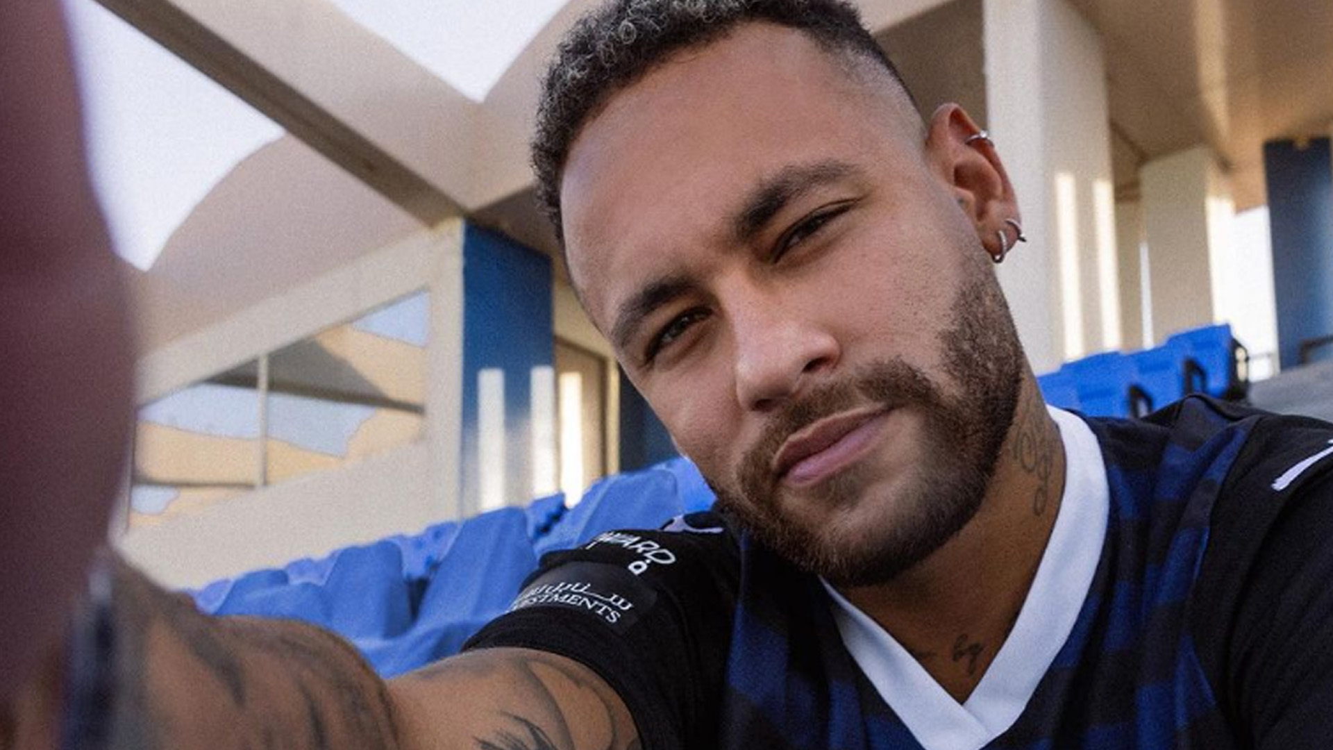 Neymar corre para o Brasil e encara 18h de voo para conhecer Mavie