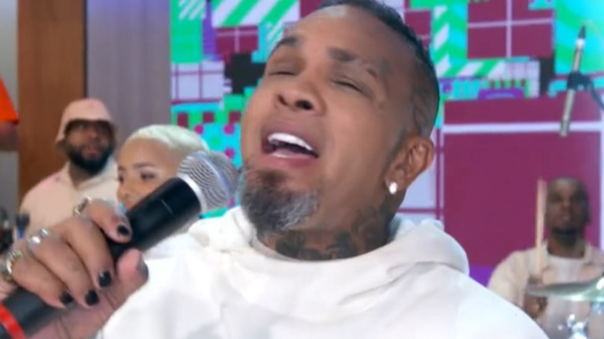 Rodriguinho ressurge no ‘Encontro’ e público se surpreende: “Surreal demais”