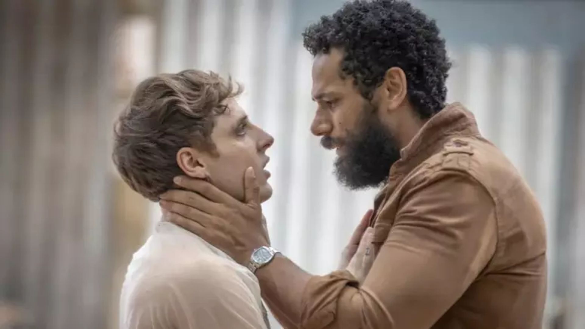 Terra e Paixão: Fãs detonam emissora e relatam diferenças entre casais: “Falta de respeito”