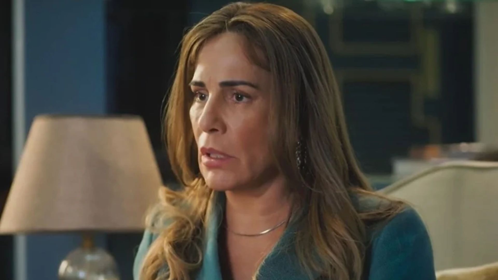 Terra e Paixão: Irene acusa Agatha e surta após ser descredibilizada: “Ninguém acredita!”
