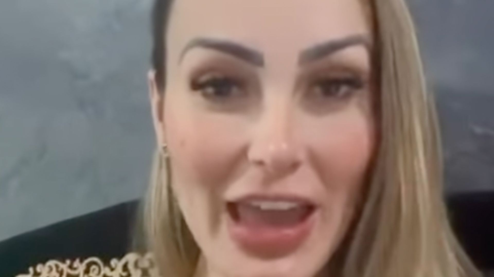 Só isso? Andressa Urach faz rifa e cobra valor baixíssimo por cada número: “Surpresinha”