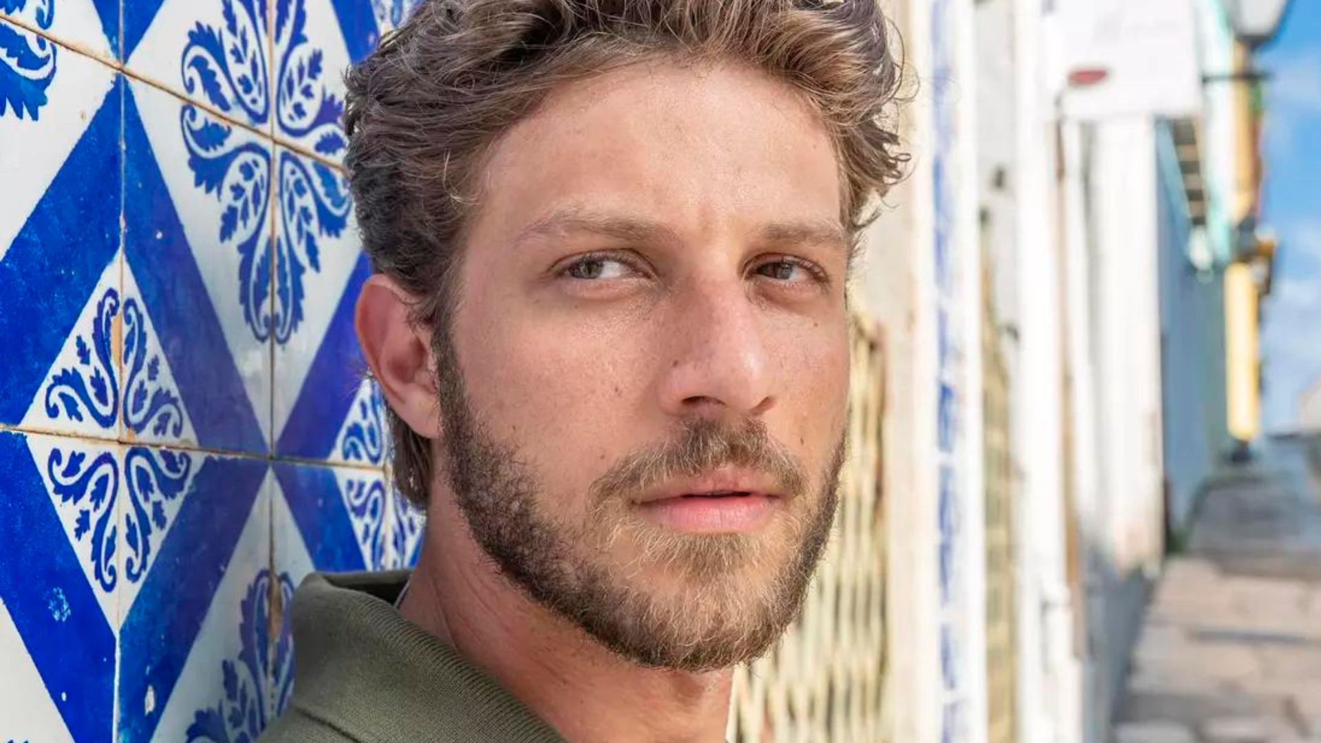 Chay Suede revela pausa após próxima novela: ‘Dar uma descansadinha’