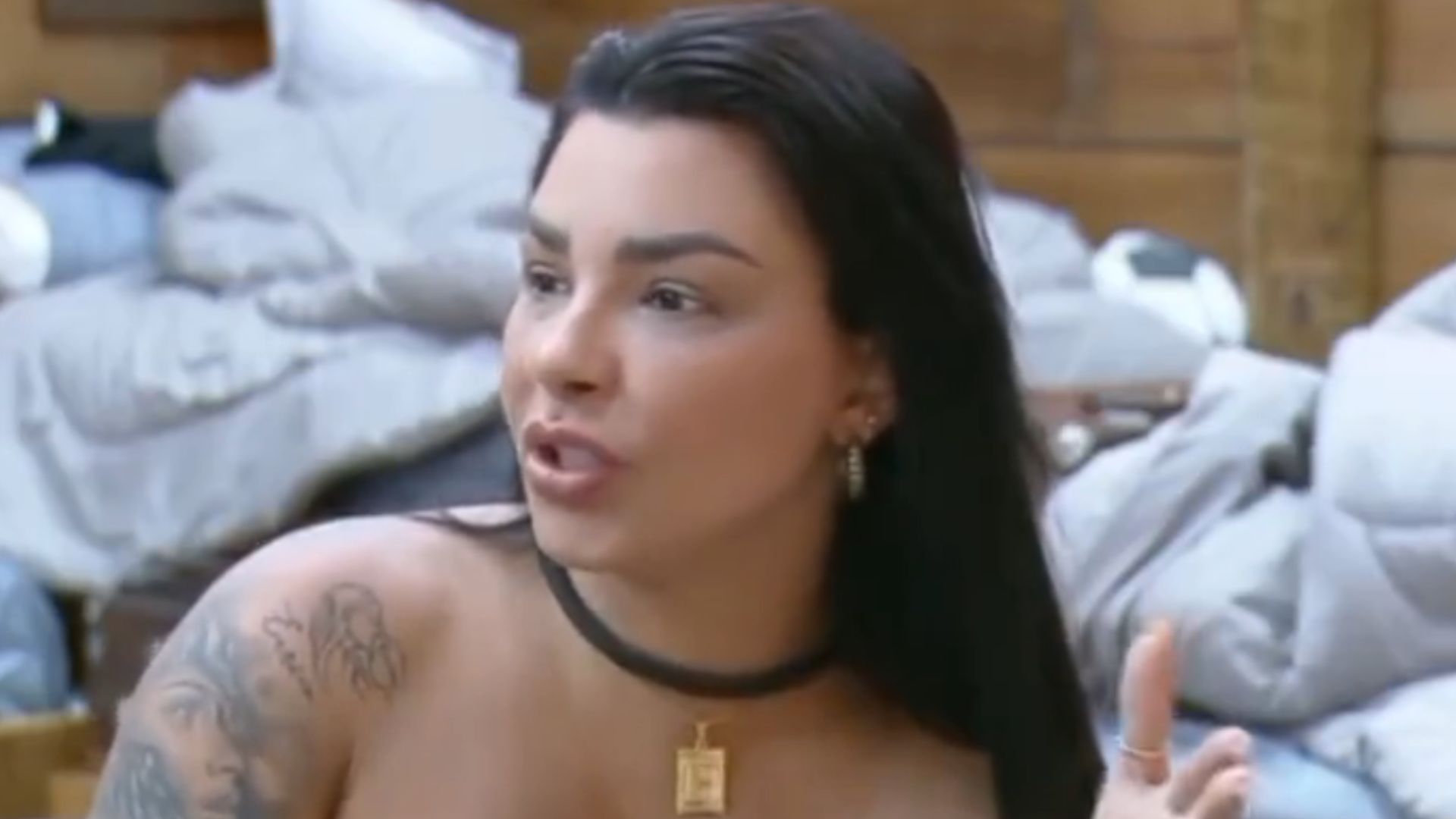 A Fazenda 15: Desesperada, Jenny Miranda ameaça desistir do reality: “Não tô aguentando”