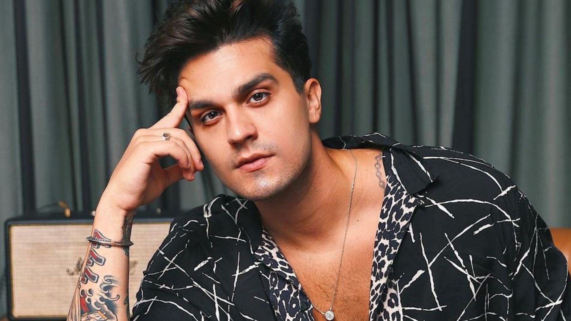 Luan Santana surge acompanhado de famosa e web especula romance: “Casal bonito”