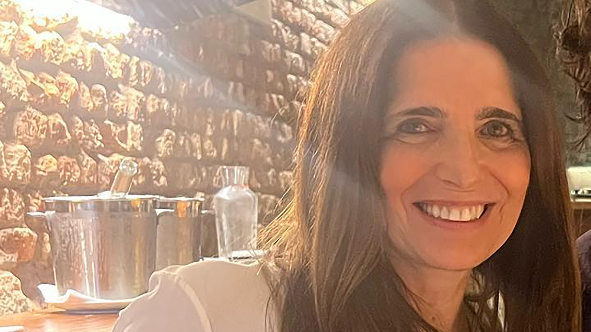 Malu Mader faz raríssima aparição ao lado de Antonio, o filho caçula: “Lindos”