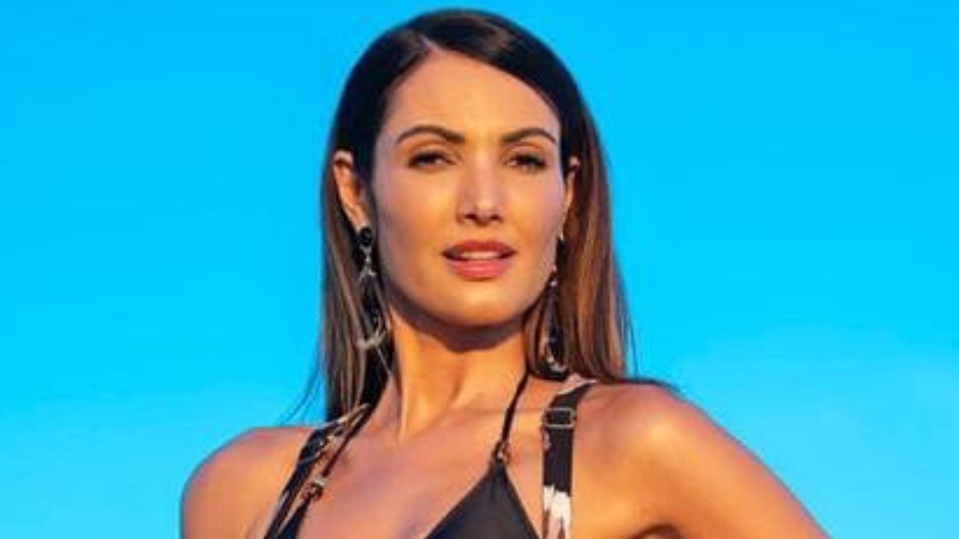 Patrícia Poeta causa alvoroço ao exibir abdômen impecável de biquíni: “Mulher mais linda”