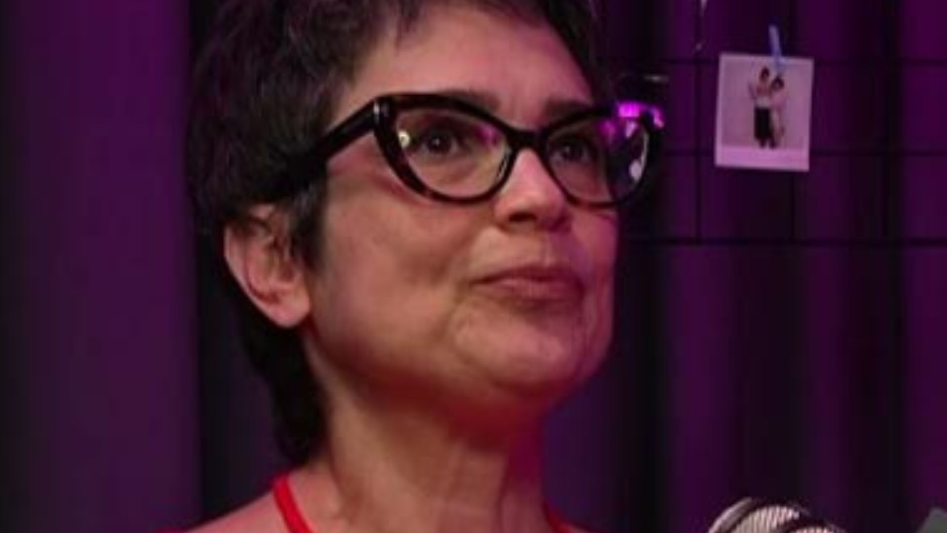 Sandra Annenberg relata tensão ao ver repórter sendo agredida ao vivo: “Deselegante”