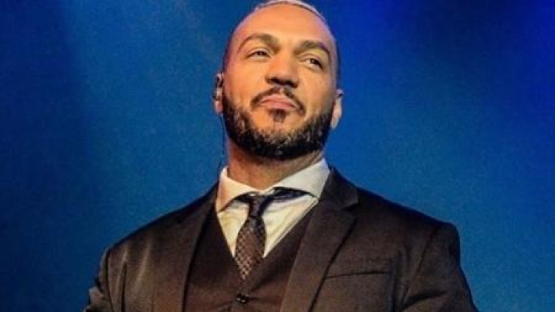 Belo é diagnosticado com Covid-19 e cancela shows