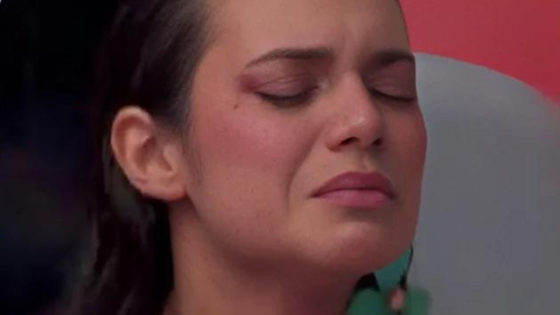 BBB 24: Alane fica aos prantos após risco de eliminação: “Vou sair”