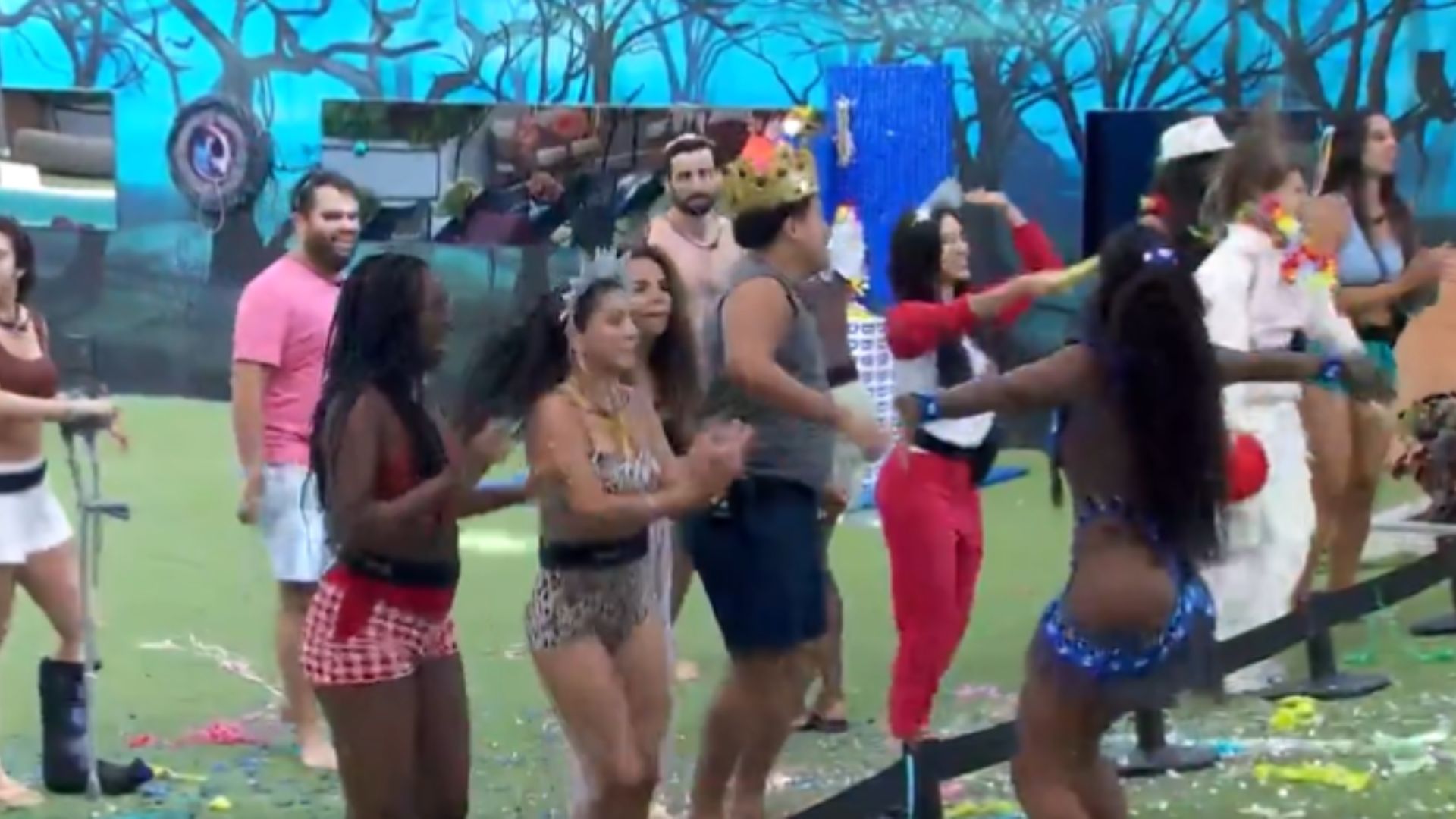 BBB 24: Beija-Flor substitui despertador e invade reality antes do Carnaval