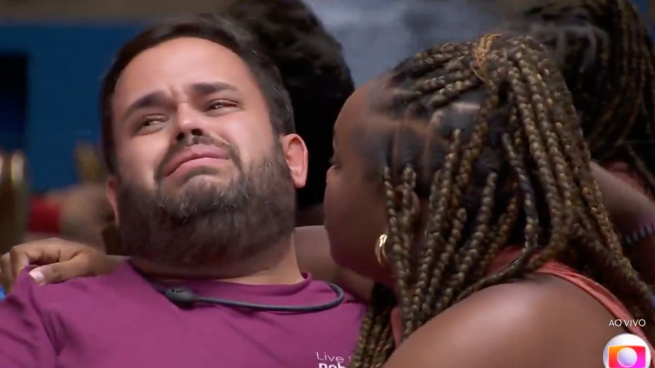 BBB 24: Michel cai no choro ao esquecer Wanessa e colocar Isabelle no paredão
