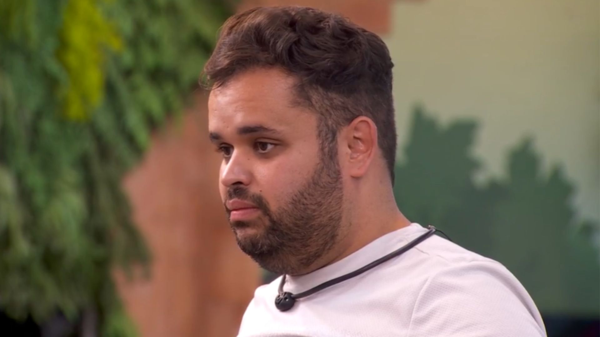 BBB 24: Michel entrega medo após corte de cabelo feito por Davi: “Falsos”