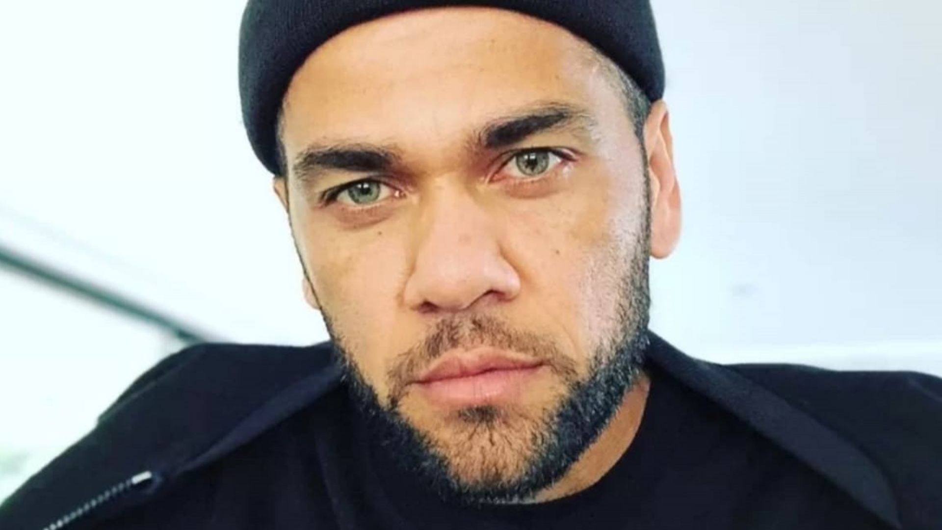 Após condenação de Daniel Alves, mãe do jogador se pronuncia: “Não é final”