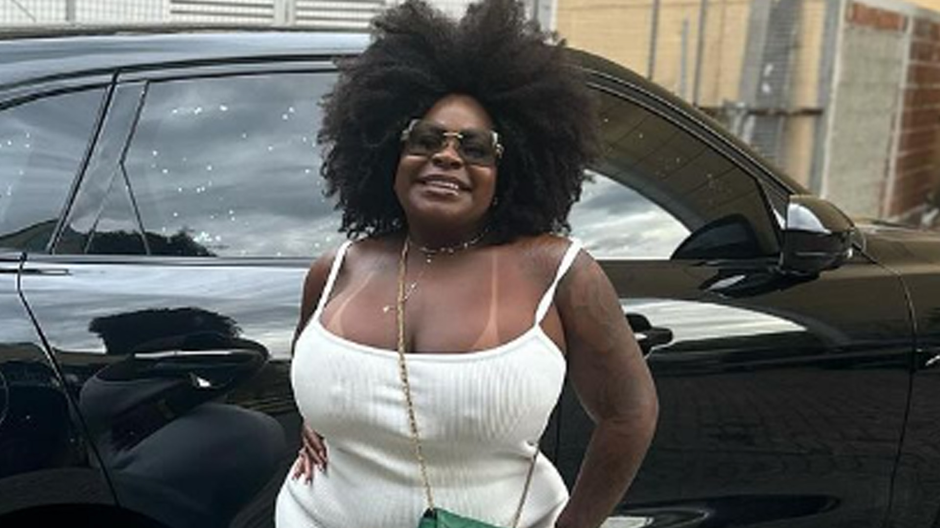 Milionária, Jojo Todynho aparece ostentando carrão de R$ 460 mil: “Afropaty”