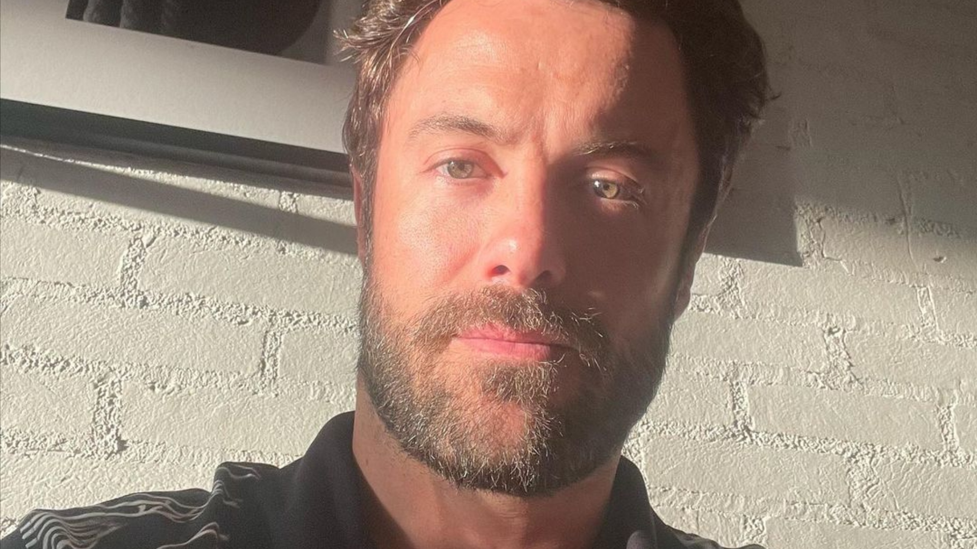 Kayky Brito morre após casamento na praia em filme; assista
