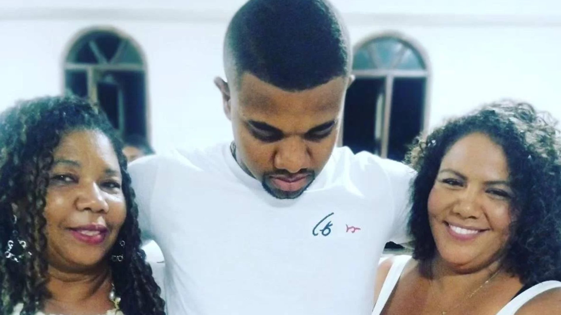 Mãe de Davi do ‘BBB 24’ abre o jogo sobre relação com a nora: “Está doendo”