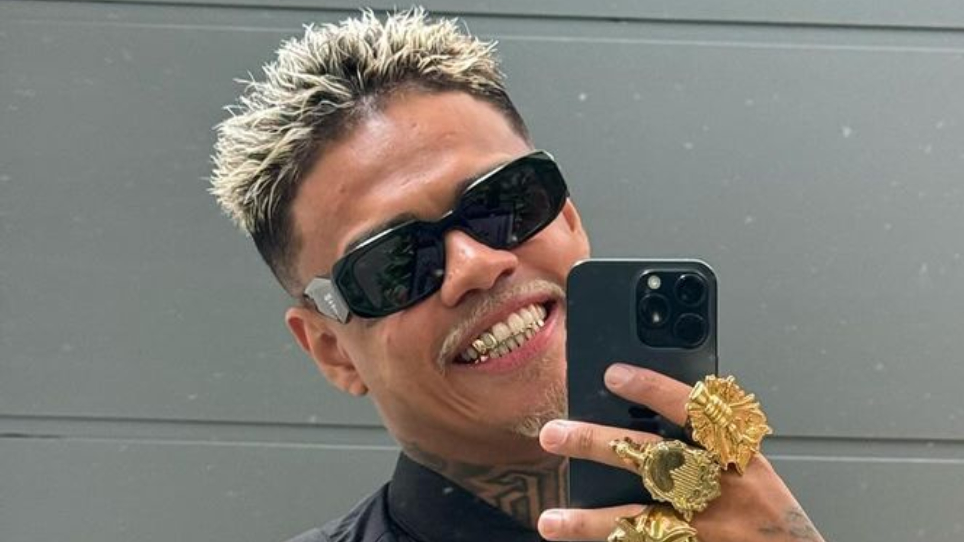 MC Cabelinho dá crise de estrelismo e fãs passam vergonha