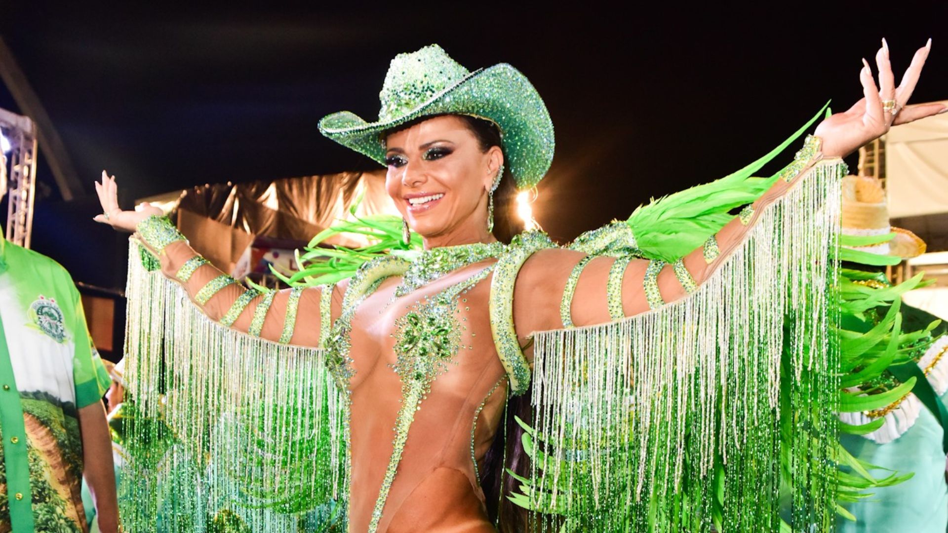 Qual o valor do aplique de Viviane Araujo no Carnaval? Atriz usou look cowgirl