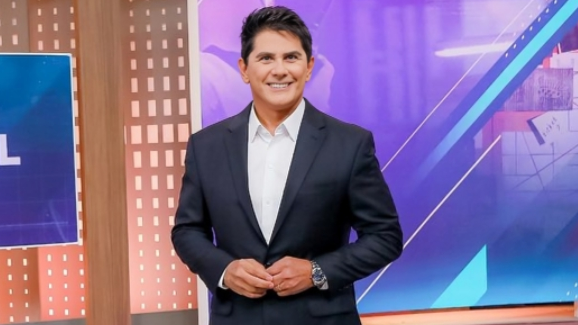 César Filho ganha ‘chaveirinho’ no SBT após jornalista ser rebaixada