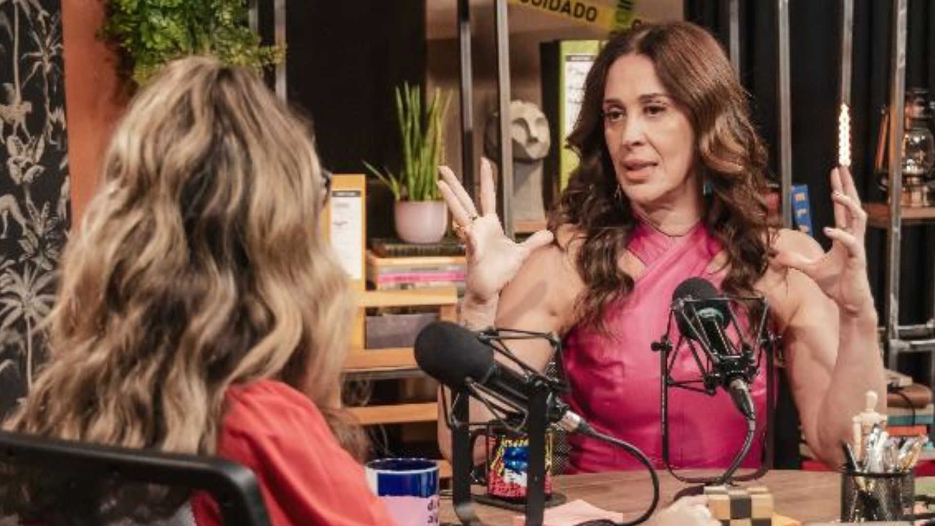 Claudia Raia expõe tentativa de abuso que sofreu na infância: “Ele me atacou”