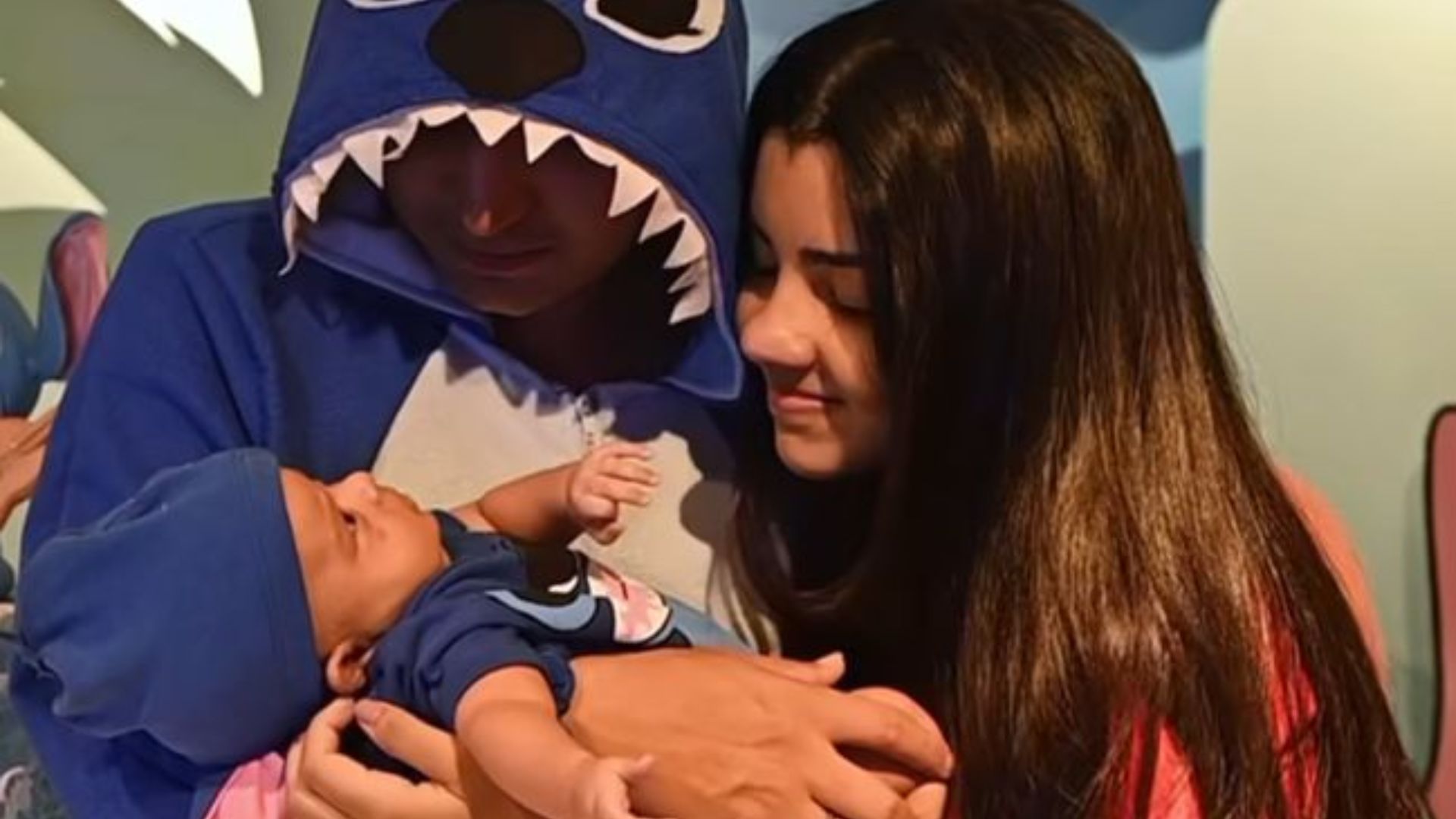 João Gomes e Ary Mirelle celebram o 2º mesversário do filho