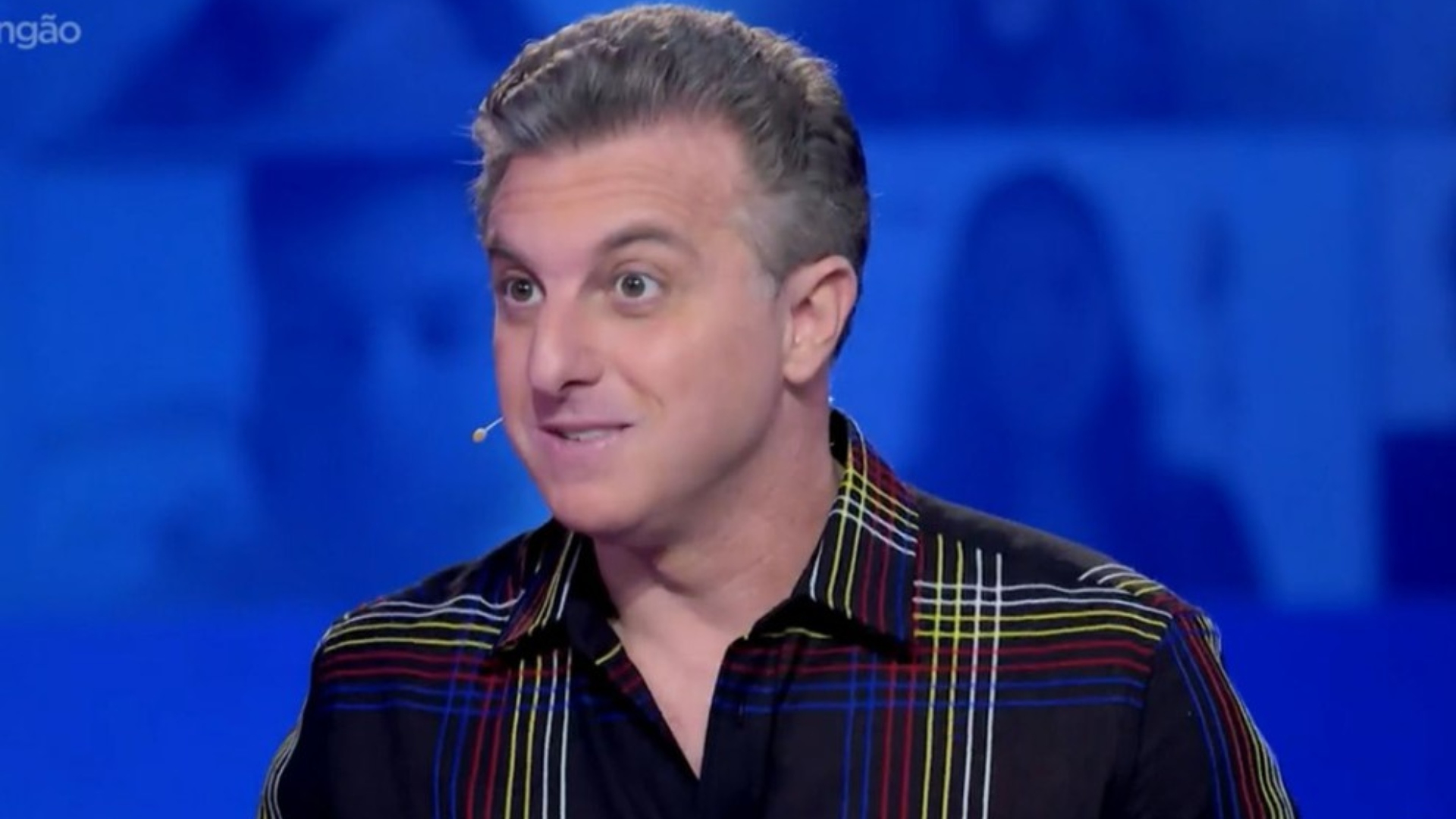 O que Luciano Huck foi fazer no SBT? Apresentador foi autorizado pela Globo