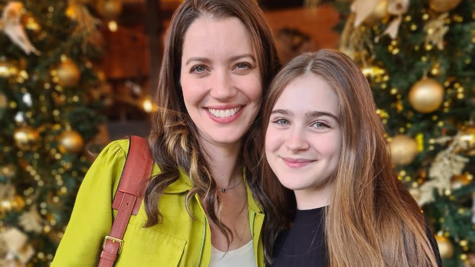 Bruna Negendank, que interpreta personagem de Nathalia Dill na adolescência, comemora experiência: ‘Desafiadora’