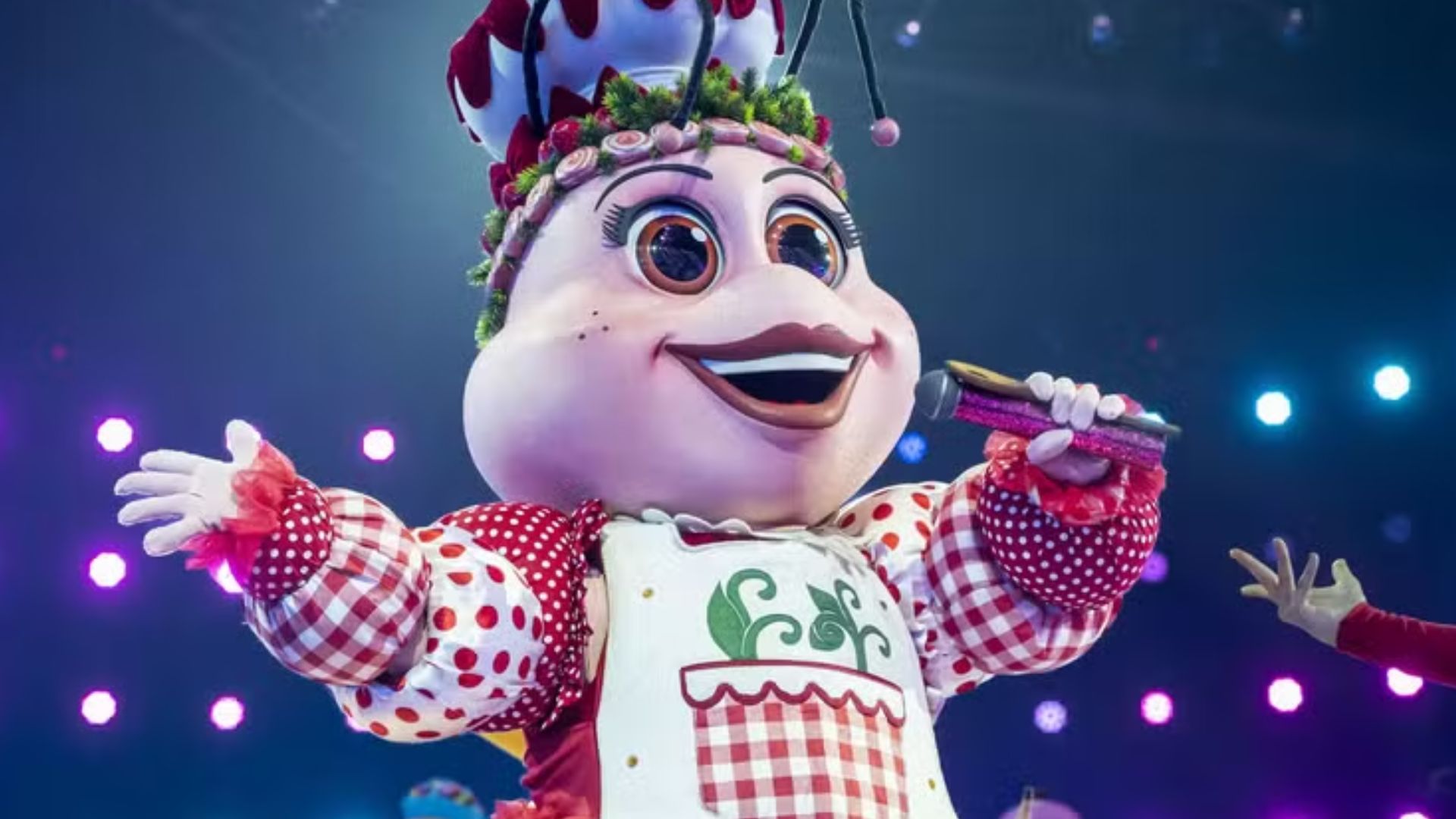 Quem é você? Dona Formiga é desmascarada no The Masked Singer; veja quem é