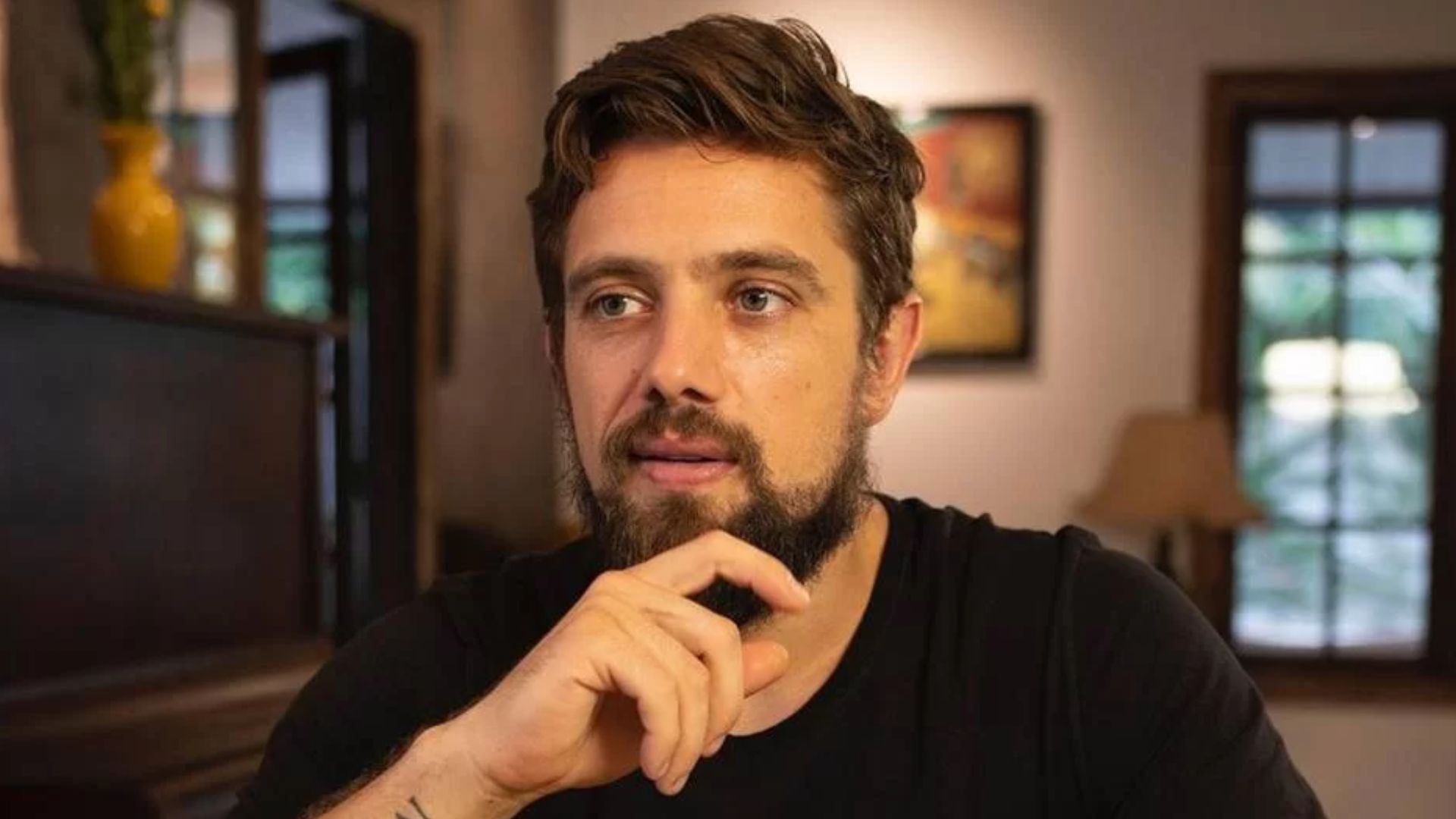 Rafael Cardoso se pronuncia sobre caso de agressão: “Efeito de medicação”