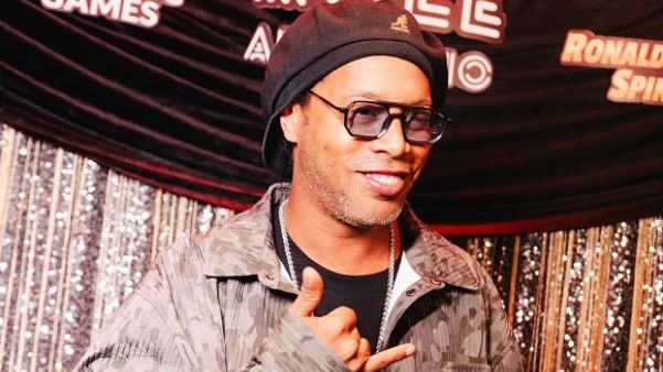 Ronaldinho Gaúcho promete festa de aniversário e entrega participação como VIP em ‘jabá’