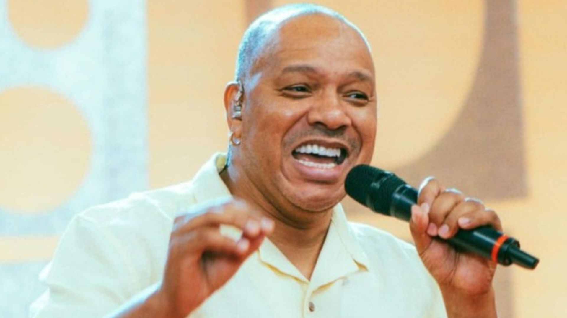 Anderson Leonardo, do Molejo, retorna à UTI e equipe pede ajuda: “Precisando”