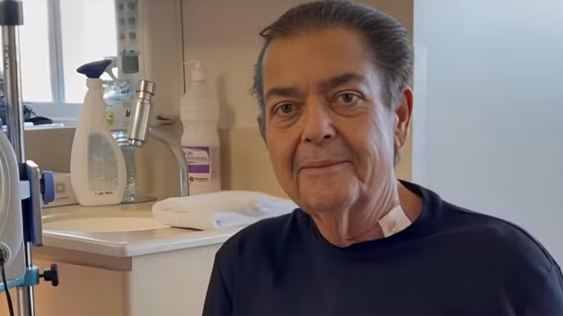 Faustão recebe alta após passar quase 2 meses internado: “Fisioterapia em casa”