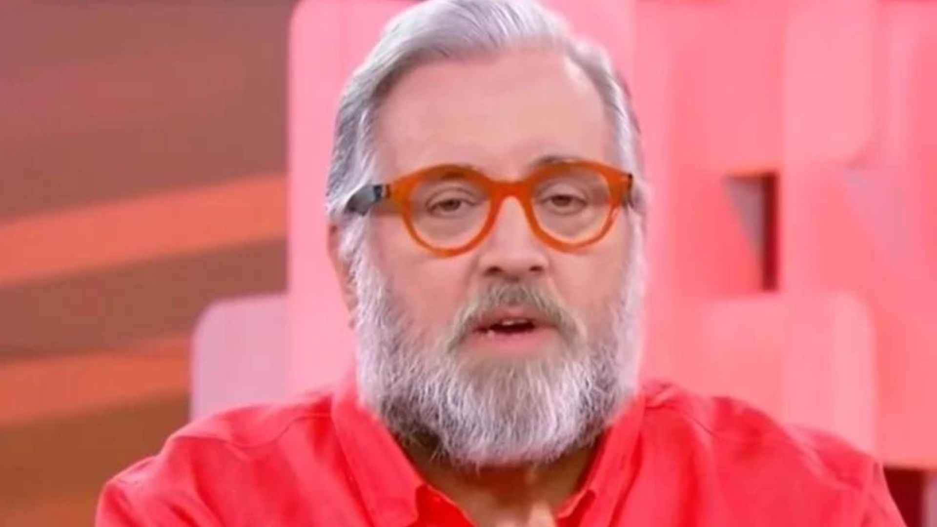 Leão Lobo opina sobre ‘Vale Tudo’ e critica Manuela Dias: ‘Barateou tudo’