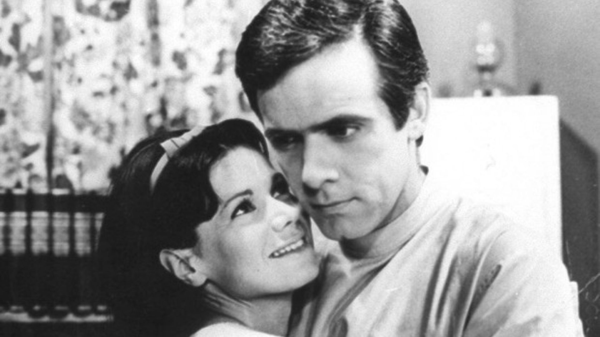 Com transplante de coração inédito, novela mais longa do Brasil estreava há 58 anos