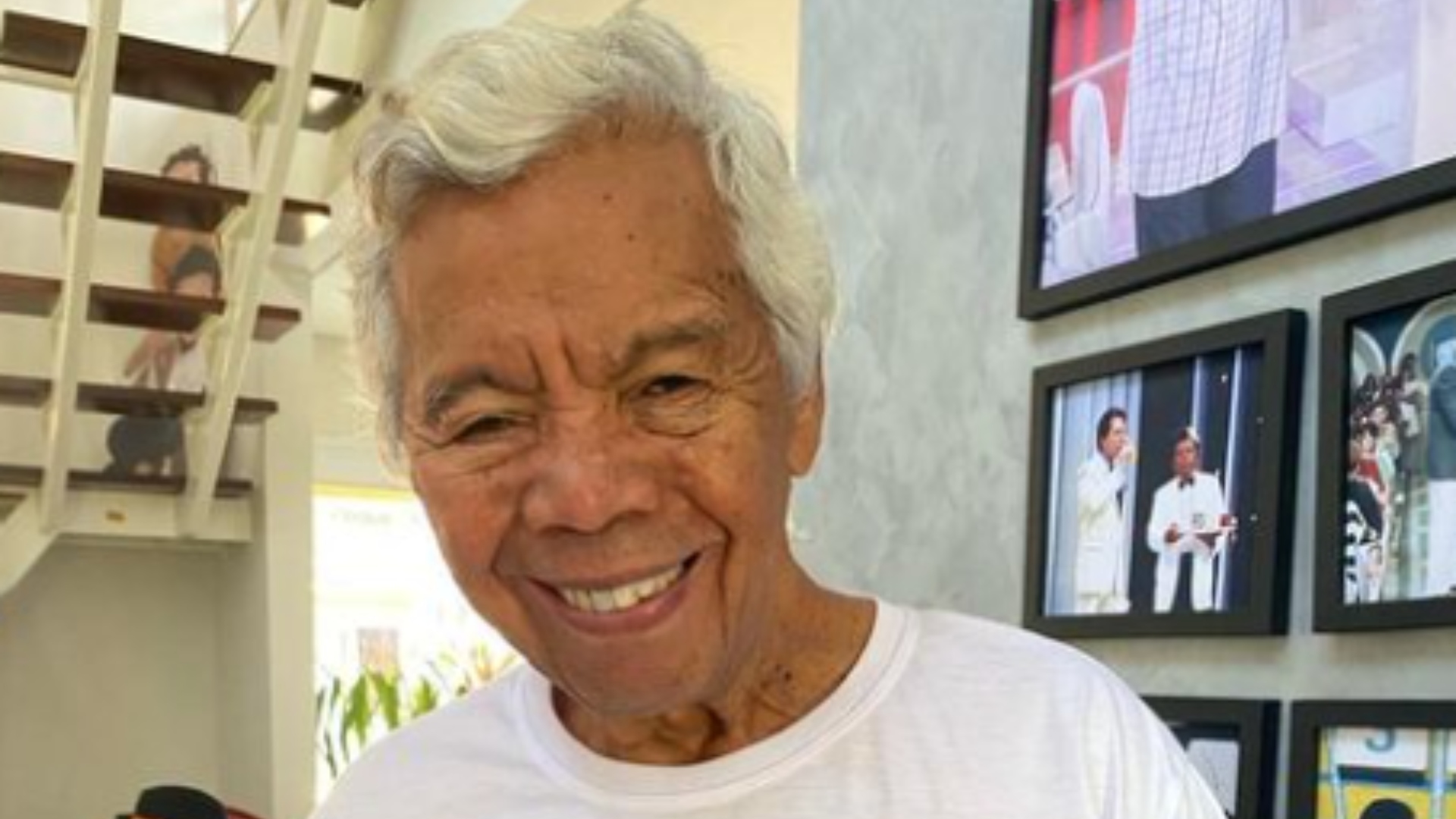 Ex-assistente de Silvio Santos é internado com sangramento no crânio; entenda
